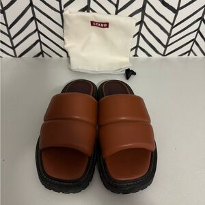 【STAUD】Astro Padded Vegan Leather Slides